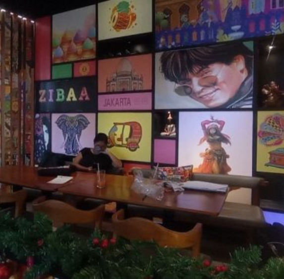 Ada Poster Shahrukh Khan, Restoran India Ini Padukan Budaya dengan Kuliner yang Autentik | ZIBAA